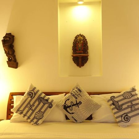 Hotel Vala House à Cherai Beach Extérieur photo