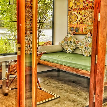 Hotel Vala House à Cherai Beach Extérieur photo