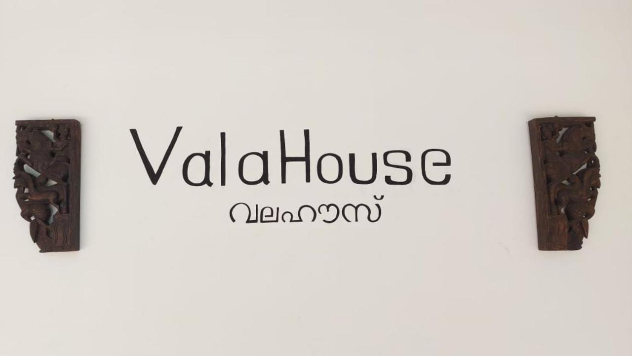 Hotel Vala House à Cherai Beach Extérieur photo