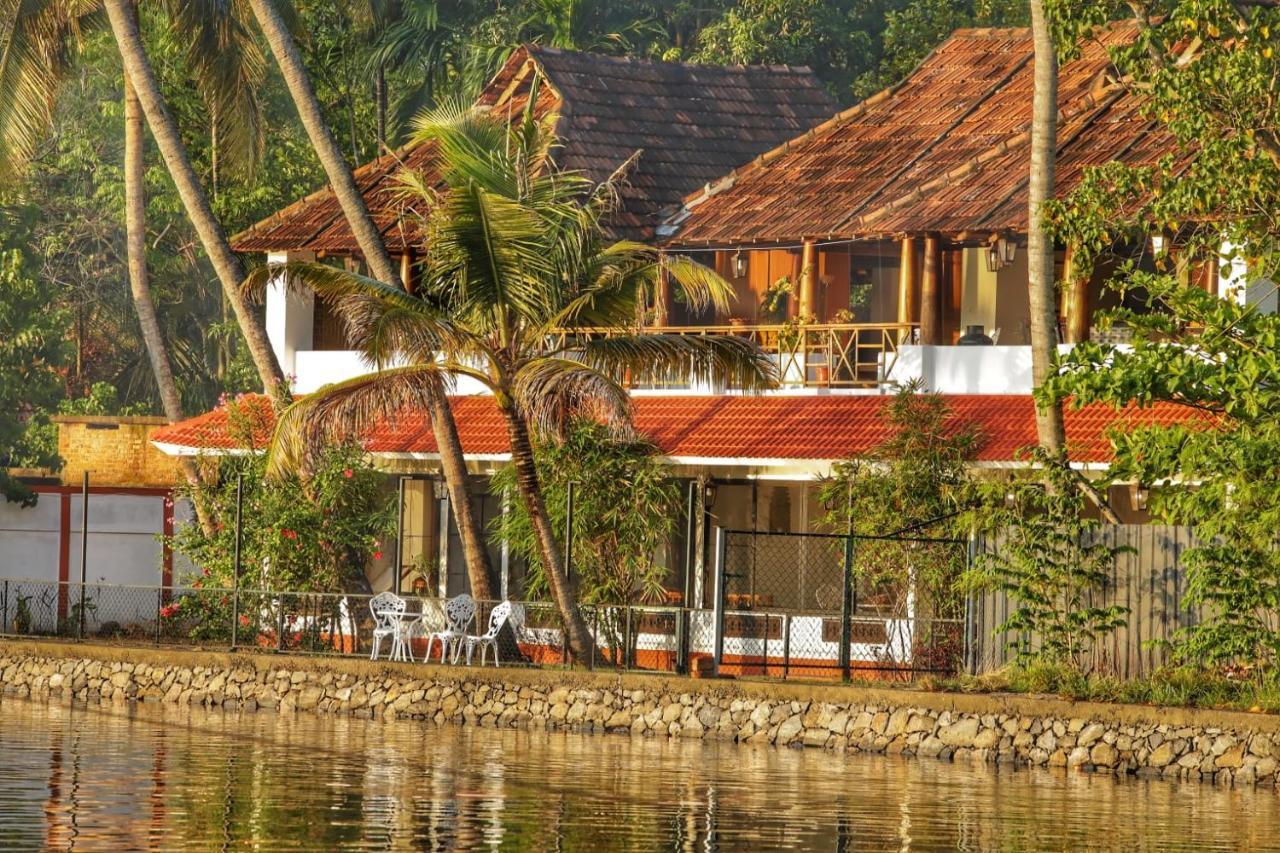Hotel Vala House à Cherai Beach Extérieur photo