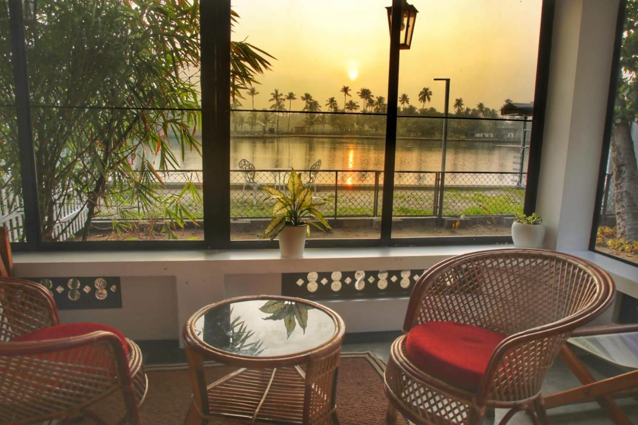 Hotel Vala House à Cherai Beach Extérieur photo