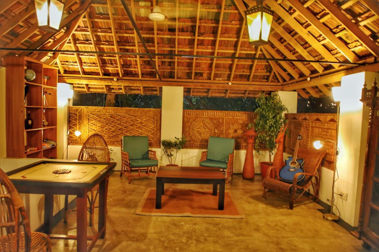 Hotel Vala House à Cherai Beach Extérieur photo