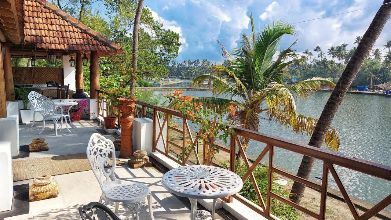 Hotel Vala House à Cherai Beach Extérieur photo