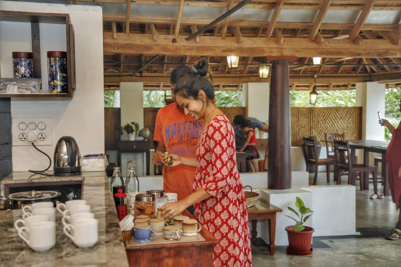 Hotel Vala House à Cherai Beach Extérieur photo