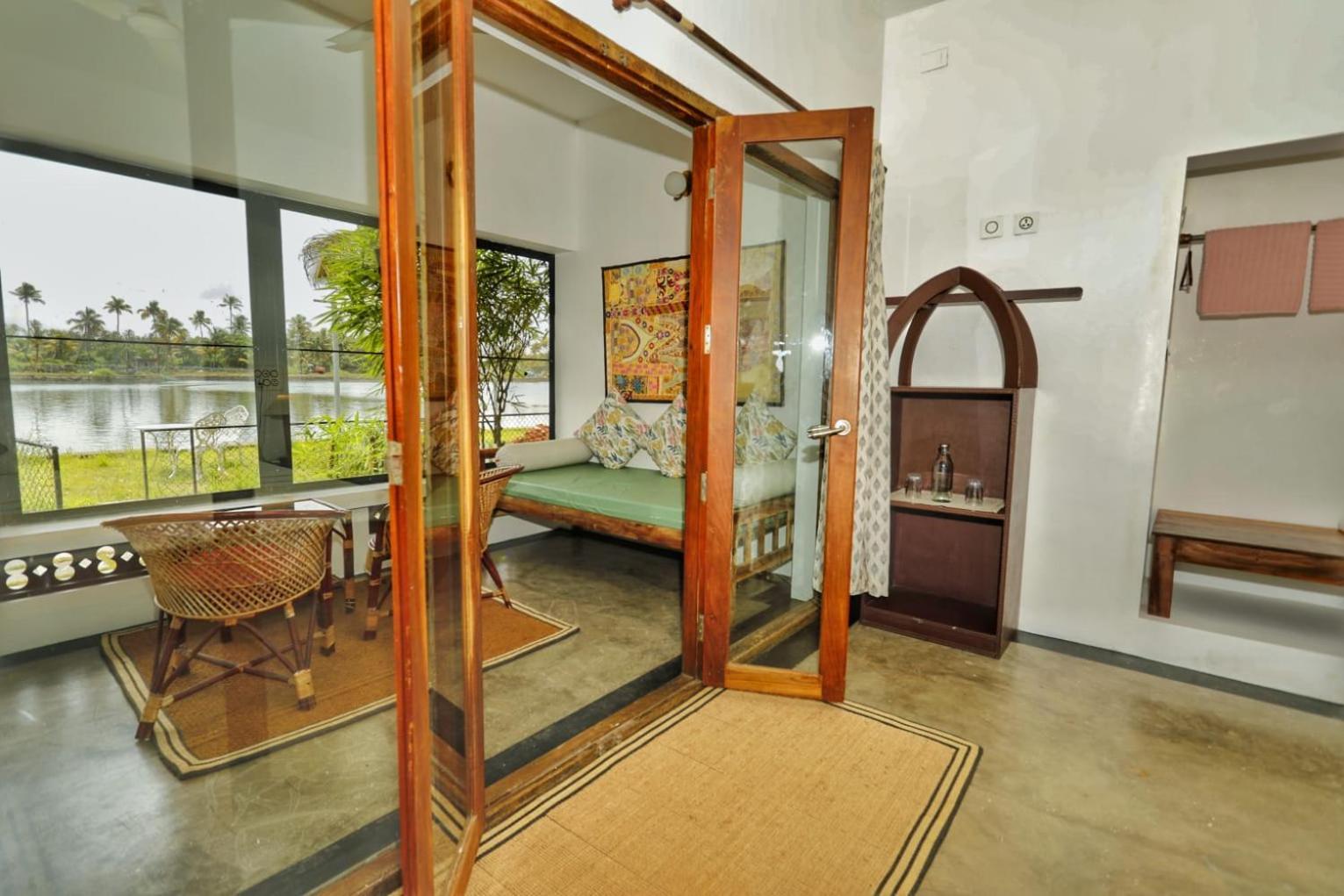 Hotel Vala House à Cherai Beach Extérieur photo