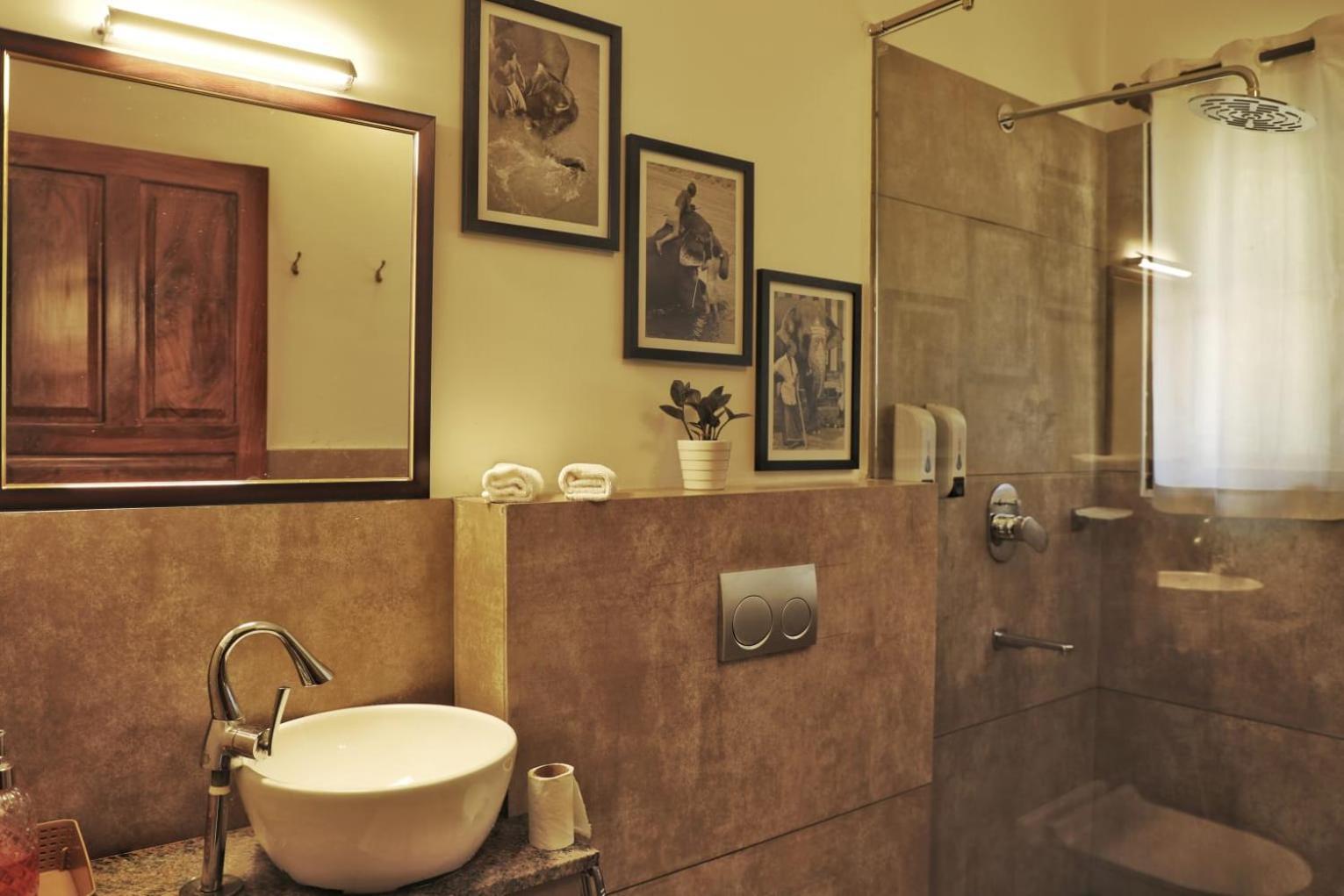 Hotel Vala House à Cherai Beach Extérieur photo