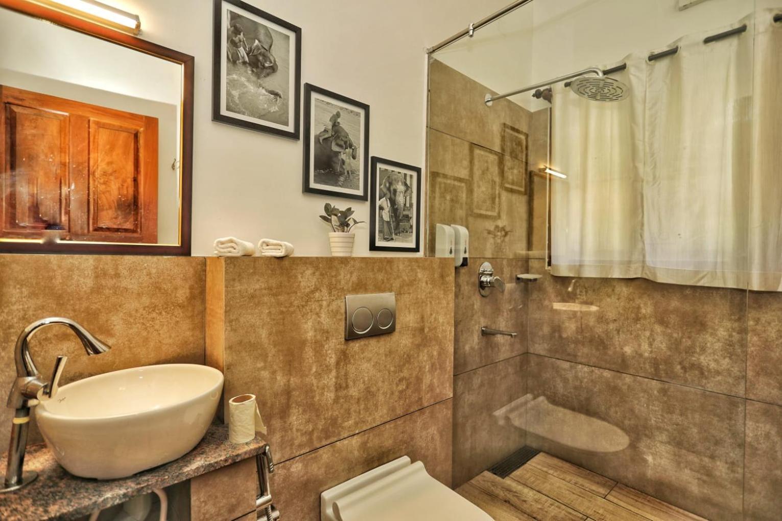Hotel Vala House à Cherai Beach Extérieur photo